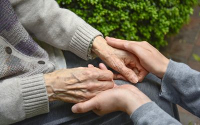 Cuidado de persona mayores a domicilio VS cuidado de ancianos en residencias