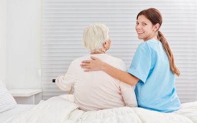 Día Mundial del cuidador: celebramos la gran dedicación de cuidadores y cuidadoras de personas mayores