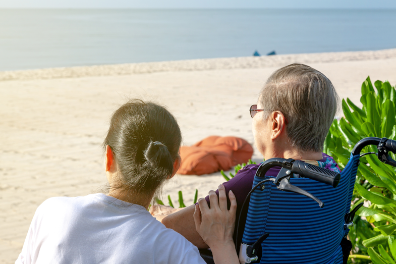 5 maneras de disfrutar del verano cuidando de las personas mayores